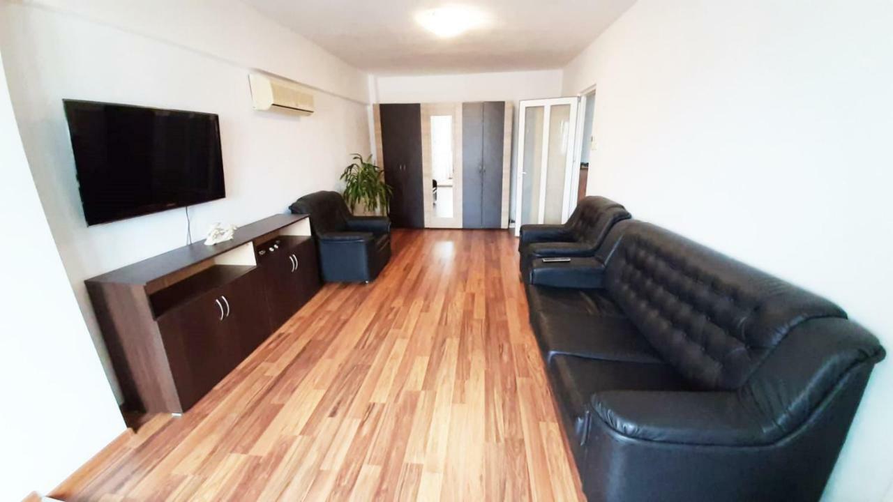 Ultracentral - Apartament Modern - Panoramic View Bacău Dış mekan fotoğraf